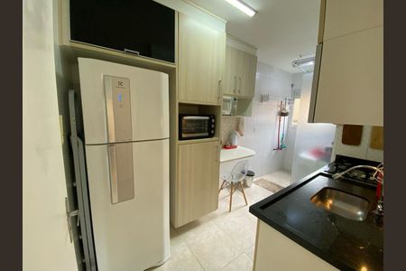 Cozinha de apartamento à venda com 2 quartos, 49m² em Vila Roque, São Paulo