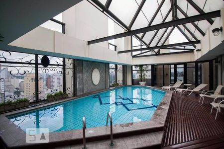 Studio para alugar com 30m², 1 quarto e 1 vaga Studio para alugar com 30m², 1 quarto e 1 vagaPiscina