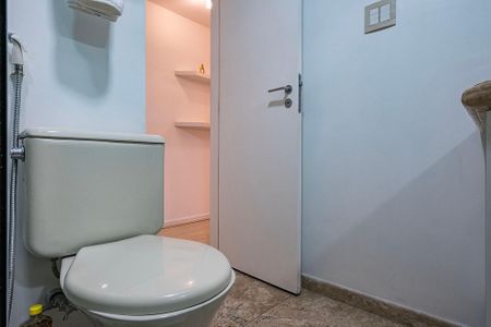 Banheiro de kitnet/studio para alugar com 1 quarto, 30m² em Jardim Paulista, São Paulo