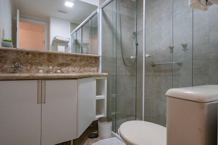 Banheiro de kitnet/studio para alugar com 1 quarto, 30m² em Jardim Paulista, São Paulo