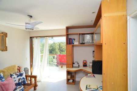 Casa de condomínio para alugar com 650m², 6 quartos e 4 vagas