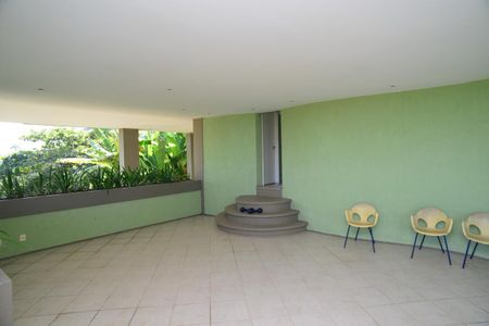Casa de condomínio para alugar com 650m², 6 quartos e 4 vagas