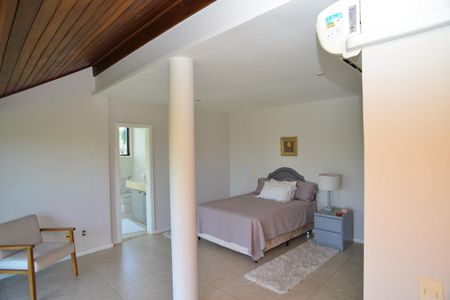 Casa de condomínio para alugar com 650m², 6 quartos e 4 vagas