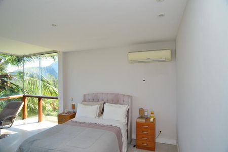 Casa de condomínio para alugar com 650m², 6 quartos e 4 vagas