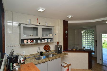 Casa de condomínio para alugar com 650m², 6 quartos e 4 vagas