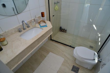 Casa de condomínio para alugar com 650m², 6 quartos e 4 vagas