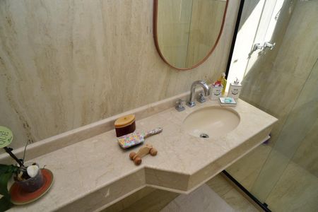 Casa de condomínio para alugar com 650m², 6 quartos e 4 vagas