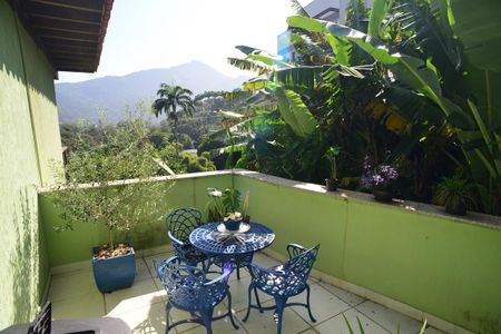 Casa de condomínio para alugar com 650m², 6 quartos e 4 vagas