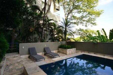 Casa de condomínio para alugar com 650m², 6 quartos e 4 vagas