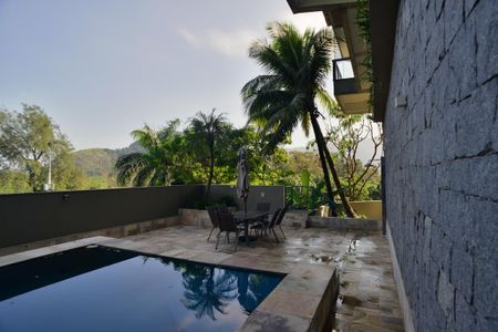 Casa de condomínio para alugar com 650m², 6 quartos e 4 vagas