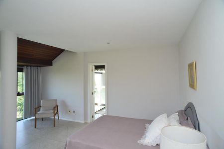Casa de condomínio para alugar com 650m², 6 quartos e 4 vagas