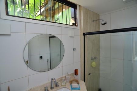 Casa de condomínio para alugar com 650m², 6 quartos e 4 vagas