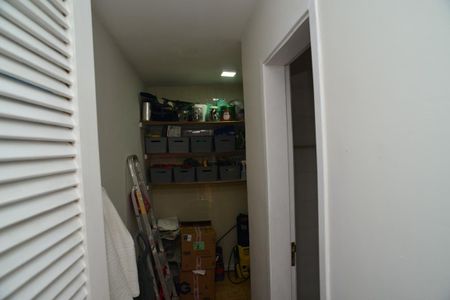 Casa de condomínio para alugar com 650m², 6 quartos e 4 vagas