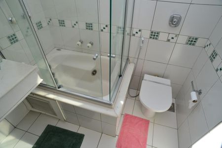 Casa de condomínio para alugar com 650m², 6 quartos e 4 vagas