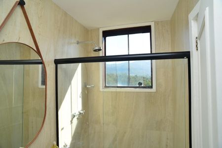 Casa de condomínio para alugar com 650m², 6 quartos e 4 vagas