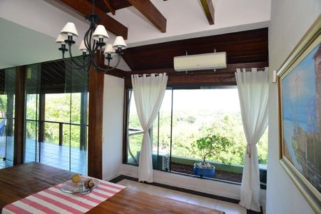 Casa de condomínio para alugar com 650m², 6 quartos e 4 vagas