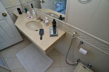 Casa de condomínio para alugar com 650m², 6 quartos e 4 vagas