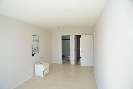 Casa de condomínio para alugar com 650m², 6 quartos e 4 vagas