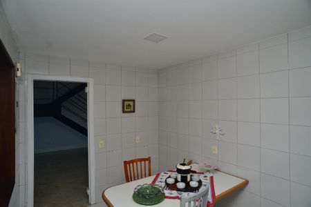 Casa de condomínio para alugar com 650m², 6 quartos e 4 vagas