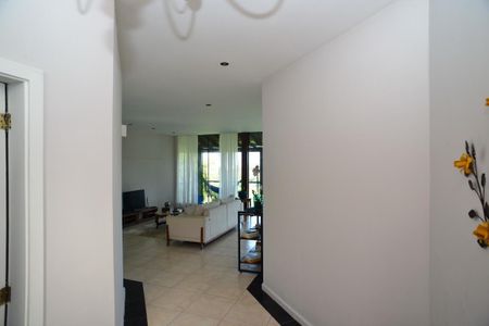 Casa de condomínio para alugar com 650m², 6 quartos e 4 vagas