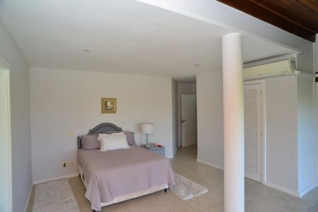 Casa de condomínio para alugar com 650m², 6 quartos e 4 vagas