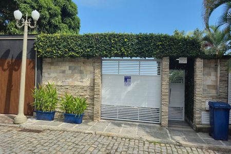 Casa de condomínio para alugar com 650m², 6 quartos e 4 vagas
