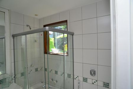 Casa de condomínio para alugar com 650m², 6 quartos e 4 vagas