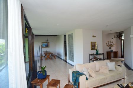 Casa de condomínio para alugar com 650m², 6 quartos e 4 vagas