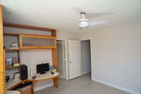 Casa de condomínio para alugar com 650m², 6 quartos e 4 vagas