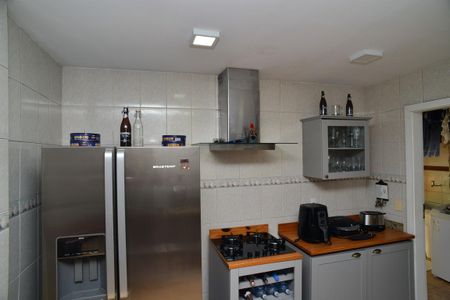Casa de condomínio para alugar com 650m², 6 quartos e 4 vagas