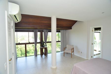 Casa de condomínio para alugar com 650m², 6 quartos e 4 vagas