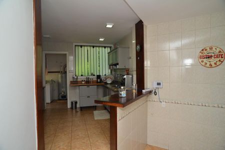 Casa de condomínio para alugar com 650m², 6 quartos e 4 vagas