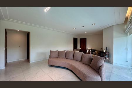 Apartamento à venda com 181m², 4 quartos e 3 vagas Apartamento à venda com 181m², 4 quartos e 3 vagasSala