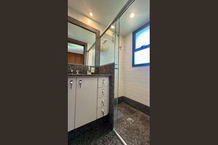 Apartamento à venda com 181m², 4 quartos e 3 vagas Apartamento à venda com 181m², 4 quartos e 3 vagasBanheiro