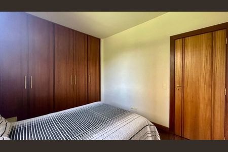 Apartamento à venda com 181m², 4 quartos e 3 vagas Apartamento à venda com 181m², 4 quartos e 3 vagasQuarto