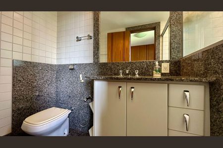 Apartamento à venda com 181m², 4 quartos e 3 vagas Apartamento à venda com 181m², 4 quartos e 3 vagasBanheiro