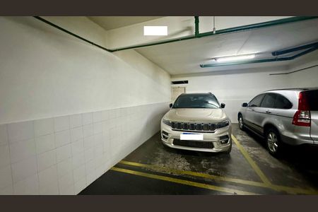 Apartamento à venda com 181m², 4 quartos e 3 vagas Apartamento à venda com 181m², 4 quartos e 3 vagasVagas de garagem