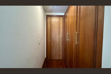 Apartamento à venda com 181m², 4 quartos e 3 vagas Apartamento à venda com 181m², 4 quartos e 3 vagasQuarto