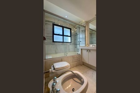 Apartamento à venda com 181m², 4 quartos e 3 vagas Apartamento à venda com 181m², 4 quartos e 3 vagasBanheiro