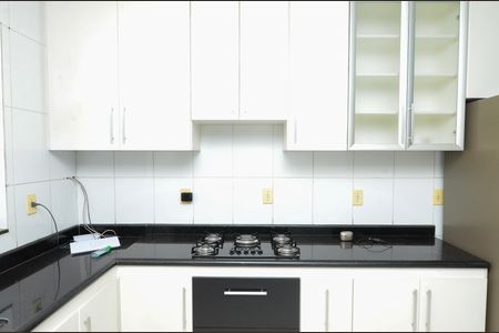 Casa à venda com 167m², 4 quartos e 2 vagas Casa à venda com 167m², 4 quartos e 2 vagasCozinha