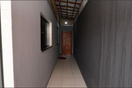 Casa à venda com 167m², 4 quartos e 2 vagas Casa à venda com 167m², 4 quartos e 2 vagasCorredor