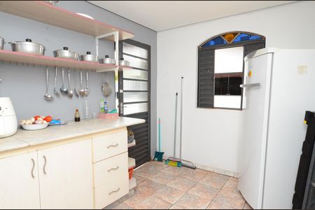 Casa à venda com 167m², 4 quartos e 2 vagas Casa à venda com 167m², 4 quartos e 2 vagasDispensa