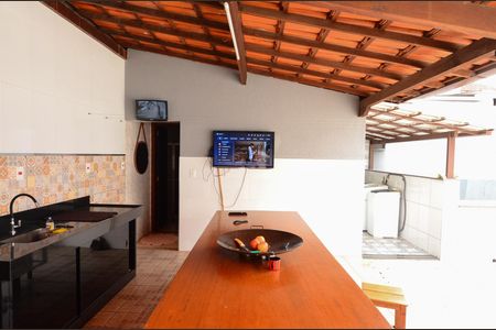 Casa à venda com 167m², 4 quartos e 2 vagas Casa à venda com 167m², 4 quartos e 2 vagasÁrea comum - Churrasqueira