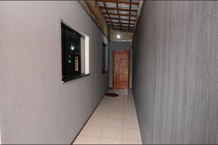 Casa à venda com 167m², 4 quartos e 2 vagas Casa à venda com 167m², 4 quartos e 2 vagasCorredor