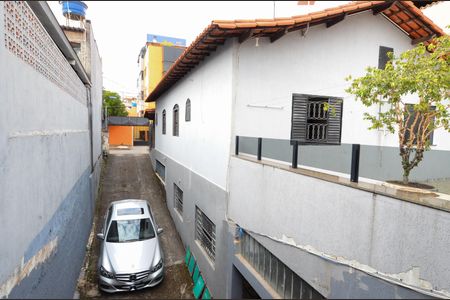 Casa à venda com 167m², 4 quartos e 2 vagas Casa à venda com 167m², 4 quartos e 2 vagasCorredor