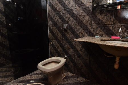 Casa à venda com 167m², 4 quartos e 2 vagas Casa à venda com 167m², 4 quartos e 2 vagasBanheiro da Suíte 1
