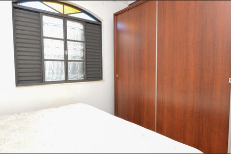 Casa à venda com 167m², 4 quartos e 2 vagas