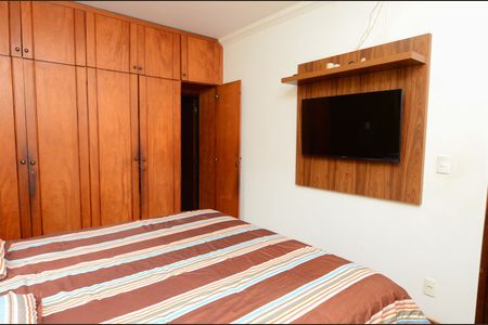Casa à venda com 167m², 4 quartos e 2 vagas Casa à venda com 167m², 4 quartos e 2 vagasSuíte 1