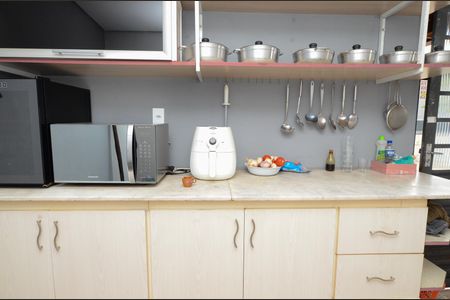 Casa à venda com 167m², 4 quartos e 2 vagas Casa à venda com 167m², 4 quartos e 2 vagasDispensa