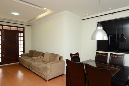Sala de casa à venda com 4 quartos, 167m² em Eldorado, Contagem
